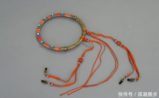 颈圈|闰土的项圈竟然这么时髦?盘点5种你绝对眼熟但分不清的颈饰……