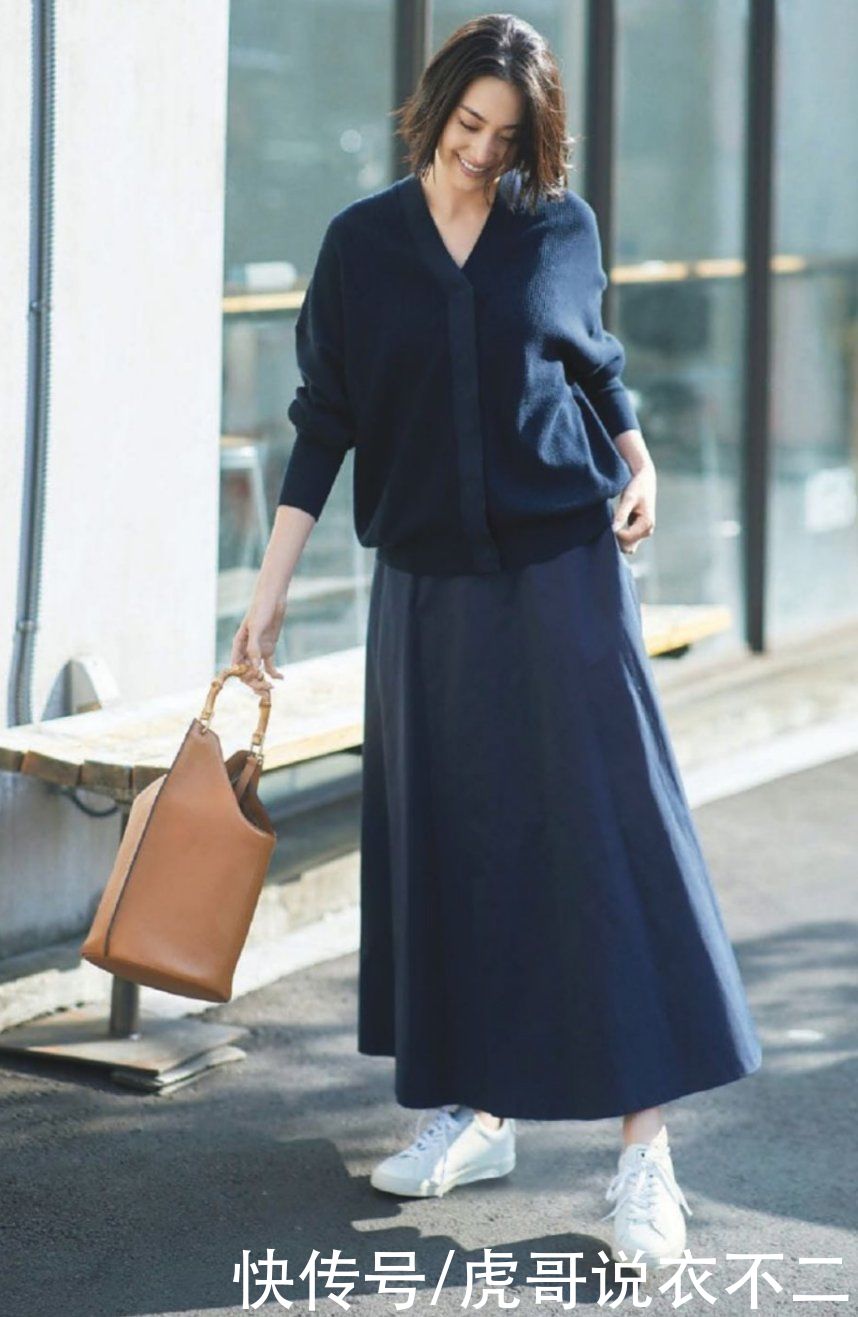 真正“有品位”的女人，春季靠针织衫也能玩转时尚，优雅又百搭