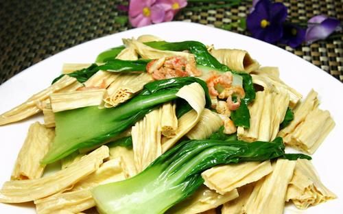  美容|女性抗衰先排毒，常吃3种食物，改善体质，美容养颜，早吃早受益