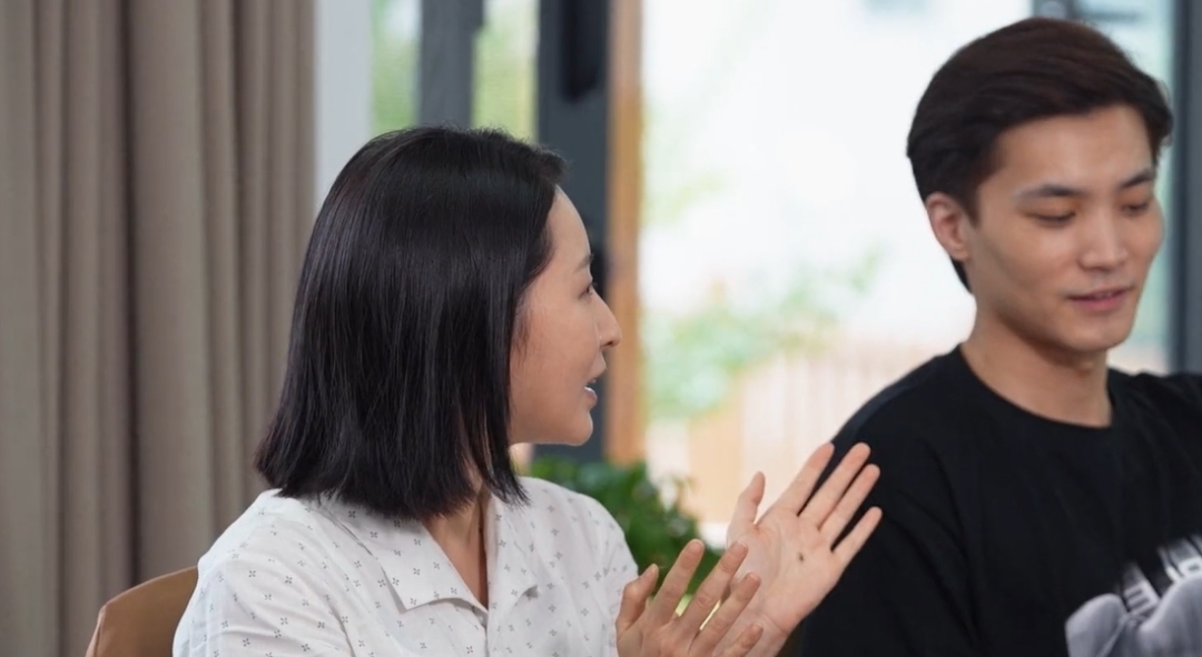 “电影界的王语嫣”哭了,谁都想踩他一脚,已沦为节目的杀猪盘