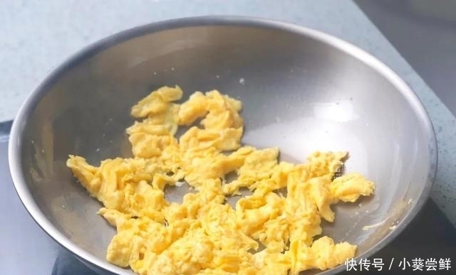 家常炒方便面，味道果然不一样，比用开水泡有营养多了