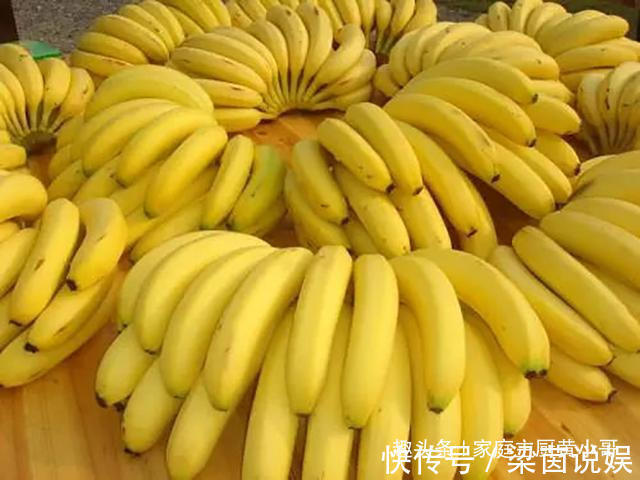 香蕉|70岁奶奶卖炸香蕉,十元一根,一天收入一千多块,生意超红火