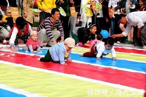 宝宝|小婴儿引以为傲的3个“本领”,但半岁还没消失,很可能是病了