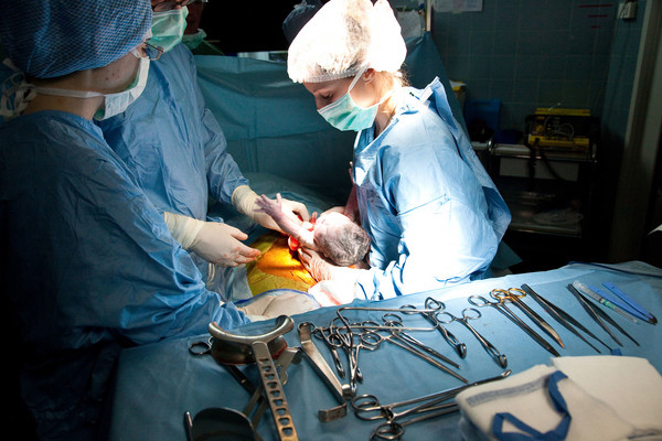 打麻将|90后孕妈天天打麻将,结果孩子生下来,接生大夫看了转身就走