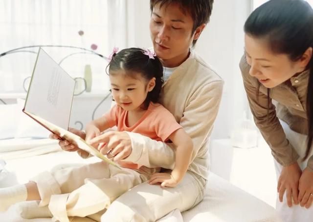 到底|亲悦读一问就烦孩子读完一本书,家长到底要不要提问