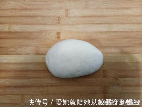 面团|以后面粉就这样做，加1个鸡蛋，不用烤不用蒸，比蛋糕都好吃