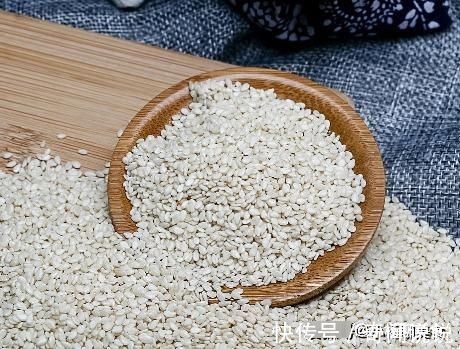 冰糖|想吃芝麻酱不用买了,教你在家做,香浓顺滑,半个小时做一罐