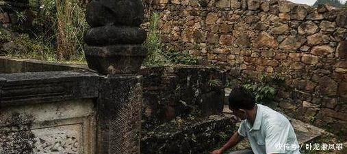 看完|一村子世代给一女子守墓,乾隆曾想打开,但看完碑上八字立刻放弃!