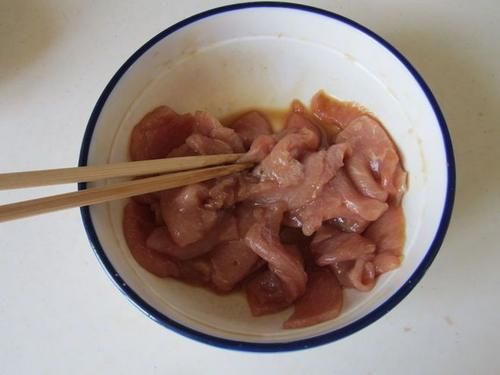  郫县豆瓣|教你在家做出让人欲罢不能的水煮肉片，肉片鲜香滑嫩，下酒又下饭