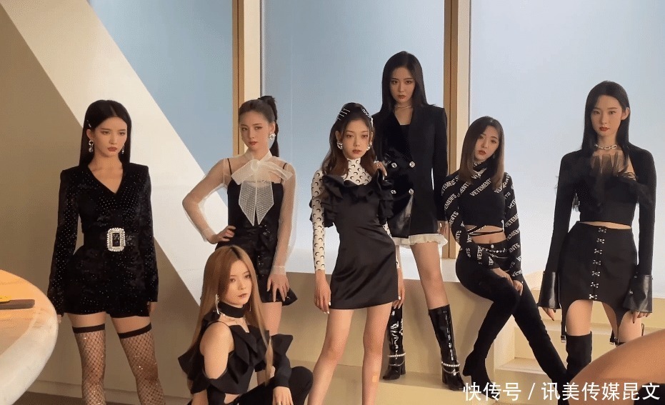 陈卓璇张艺凡身体不适,全程硬撑着表演完,结束后被队友扶下台