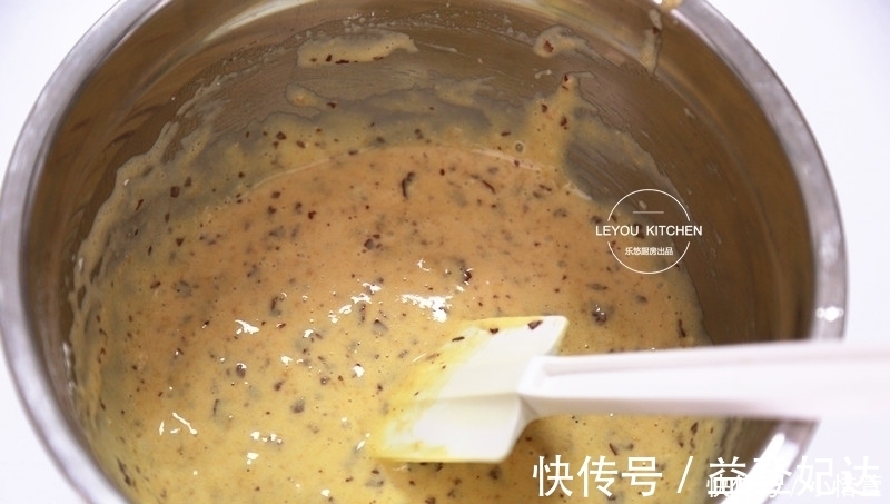 枣糕|想吃枣糕,用电饭锅就能做,不用打发,不用发酵,拌好面糊就入锅