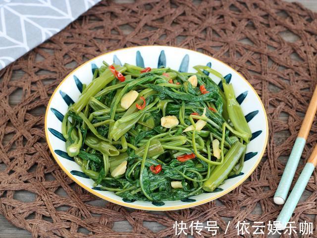 茎干|炒空心菜别焯水，学会餐馆的做法，多加2物，爽脆入味不发黑
