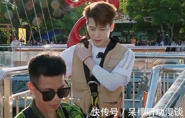 偶像練習生|《偶練》結束4年，蔡徐坤對王嘉爾稱呼都變了，忘了對前輩的尊重