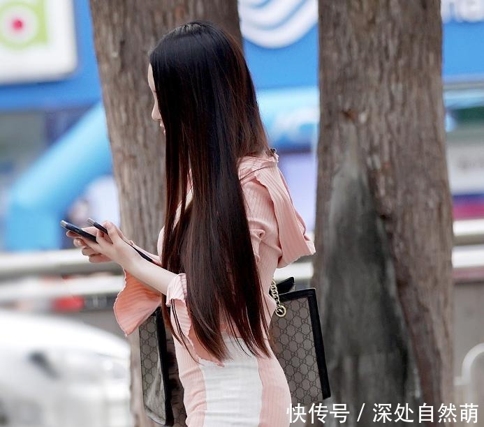 7位美女一个比一个美,最美的当属宝蓝色金丝绒美女!