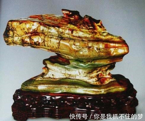 这条河里的石头真是太值钱了 很多石头都卖到上百万