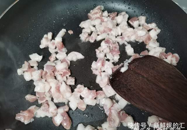 早餐|冬天我家常做此道面食,当成早餐正合适,暄软好吃,出锅香飘满屋