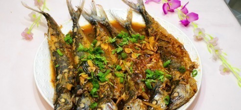做鲅鱼，最好不要加水炖，海边人都这样做，鱼肉鲜嫩不腥气，真香