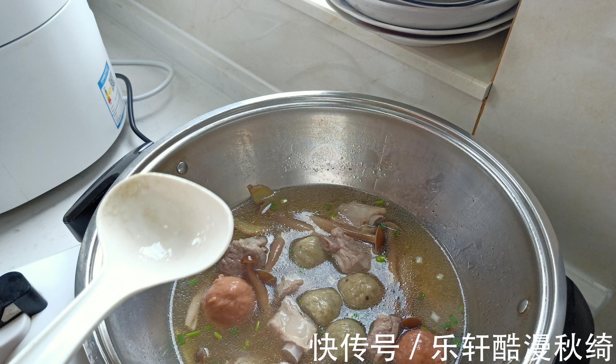 排骨|午餐简单4个菜，虽家常却好吃，快快乐乐又一餐！网友不淡定了