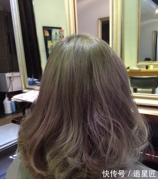 短发 40岁的女人一定要注重发型,试试这几种,不仅舒服还“减龄”