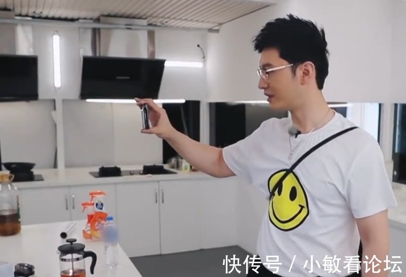 差距|勤俭不是装的！中餐厅首次曝光黄晓明和赵丽颖的手机，差距太大