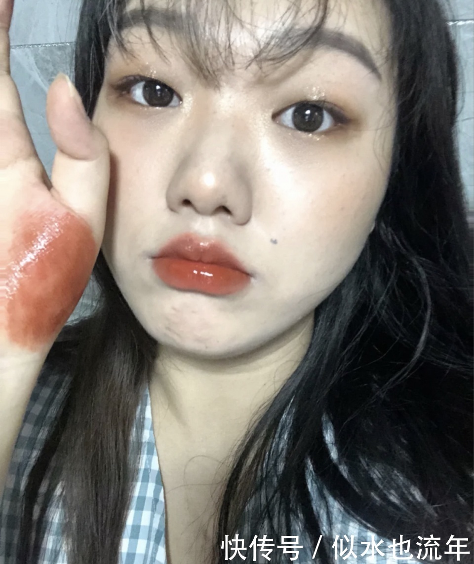 日韩|绿茶系的口红颜色今年真火,显白又奶气,日韩风信手拈来