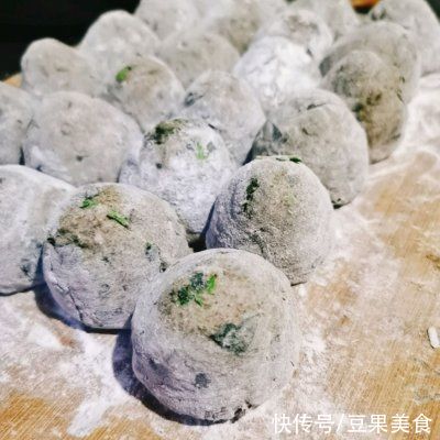  餐桌上的保留项目减肥蔬菜馒头，隔段时间就做一次