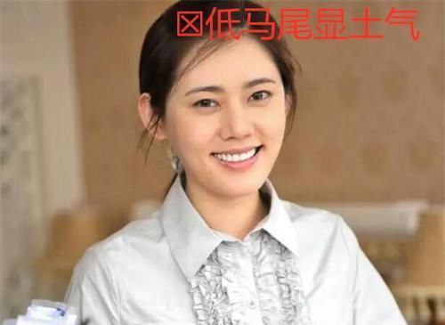 方脸 发型不对，容易显老！每个脸型都有自己对应的发型，照着剪很显嫩