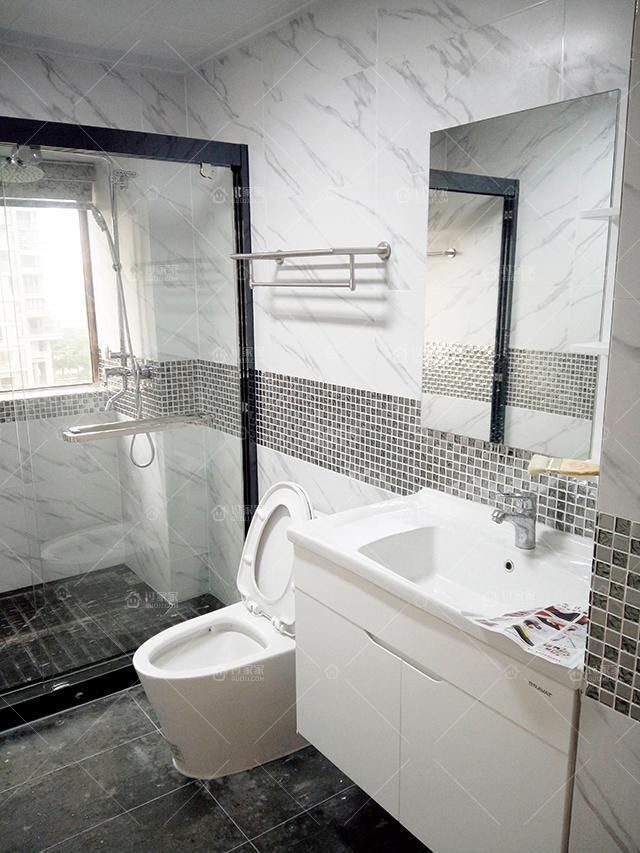 装修|头一次见卫生间装了“踩脚石”,后悔自己家装修早了