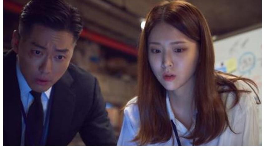 拍到一半就下车,戏份还没女三多,这女主当的真憋屈