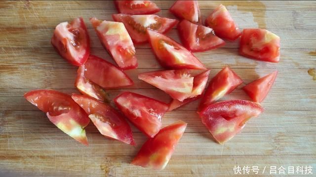 西红柿鸡蛋炒白玉菇,营养丰富,好吃又下饭