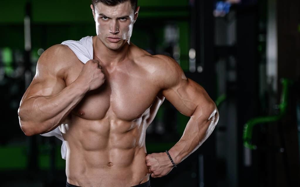 优质蛋白|想成为一位肌肉型男，你需要怎么做？从吃、睡、练三个方面入手