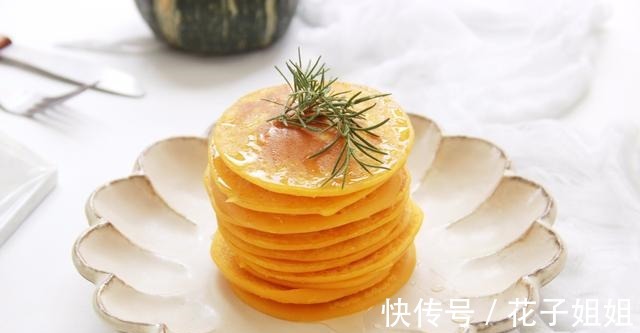 美食|松软香甜的南瓜松饼，护胃补锌，与家人一起分享健康美食吧！