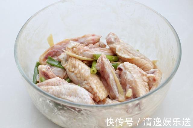 玉米淀粉|教你做菠萝咕咾鸡翅,菠萝处理有技巧,酸甜香嫩才够味