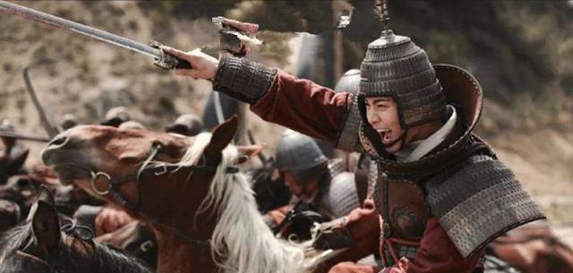 观战|为什么古代打仗时,总是双方主将先单挑,而士兵却站两边观战呢