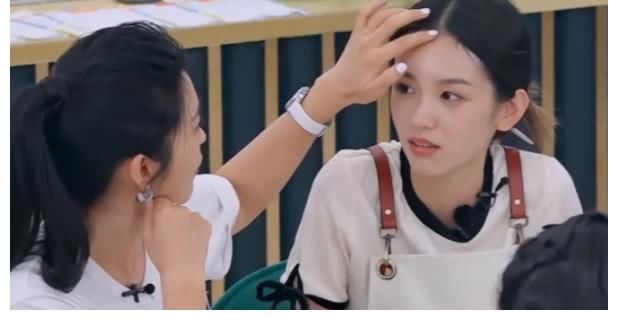 檀健次|《中餐厅》一线明星扎堆!没成想,核心人物却是只有23岁的周也?