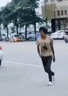 |搞笑GIF: 你可能永远不知道 长发女孩脸到底能有多大