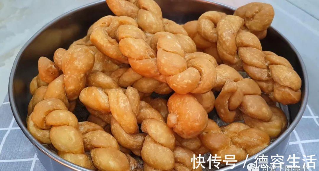 香甜|我家麻花从来不用买,教你简单做法,焦脆又香甜,吃一口就爱上了