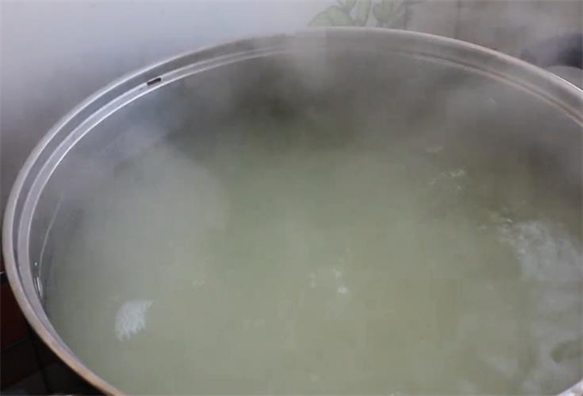 萝卜|教你山西传统腌酸菜的做法,腌一瓮酸菜都不加盐,又香又酸又好吃