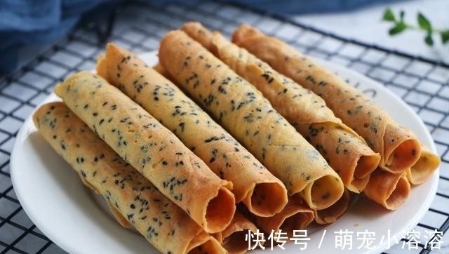 蛋卷不要买了,不要蛋卷机,只要平底锅就能做,又香又脆超美味