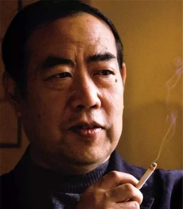 传统文化!贾平凹被父亲点醒后,下决心给父亲买好酒喝,结果临终未曾喝到