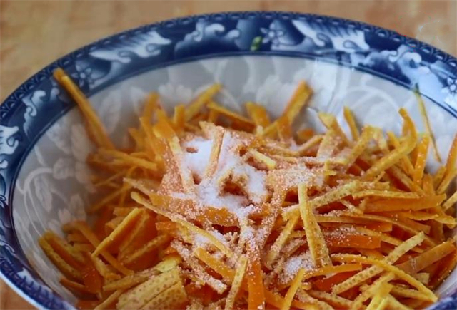 吃橙子的季节到了,买5个橙子做瓶蜂蜜橙子茶吃,清肠润肺助消化