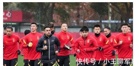 球迷|李霄鹏太调皮,国足2人得罪足协令球迷意外,揪出陈戌源内幕?