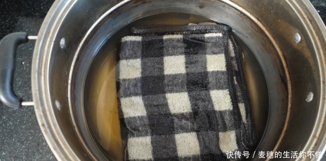 毛巾只用水洗根本洗不干净,教你正确清洗方法,干净除螨无异味