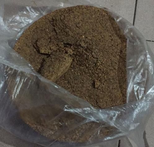 按照“大锅炖、大杂烩”的做法制作营养土，养花不会缺肥