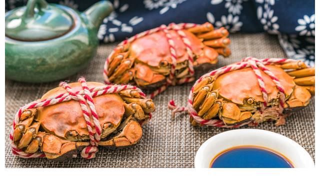 螃蟹便宜多买点,蒸螃蟹,直接上锅是错的,教你3招,鲜美不流黄