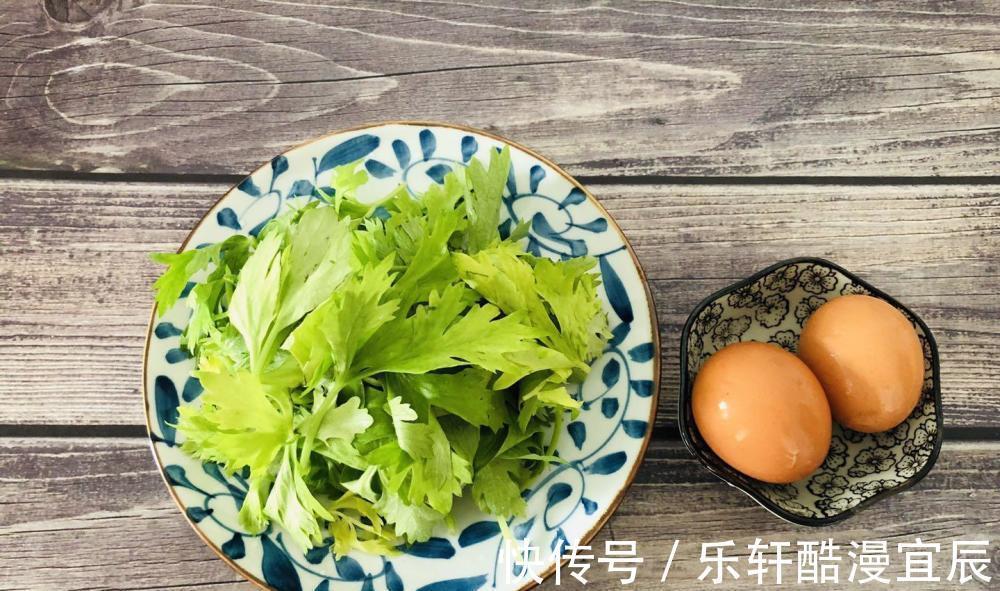 玉米面|我家此菜叶子从不扔,这样做完上桌就扫光,营养好吃,低脂还不胖