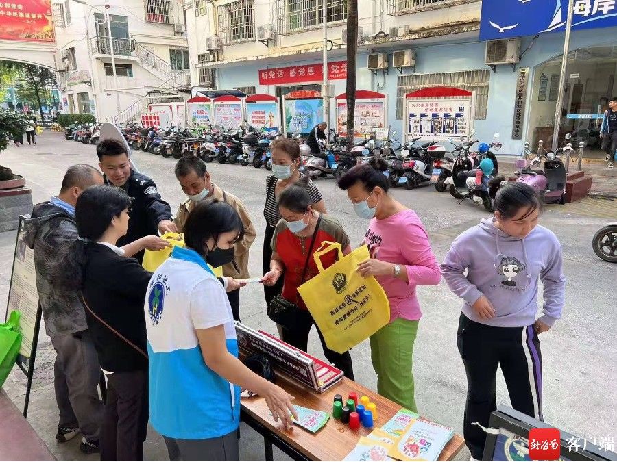 三亚市|“全国民主法治示范村”长啥样？ 记者带你去海南三亚村里瞧一瞧