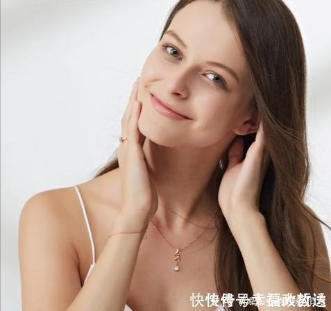 黄金首饰|真正见过世面的女人,很少戴黄金,更爱这3种首饰,尽显高级贵气