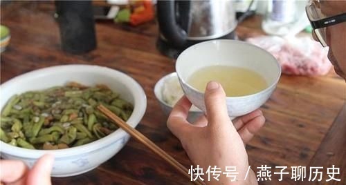 身体健康|吃晚饭时喝二两酒,到底是养生还是伤身?答案已公布,了解下
