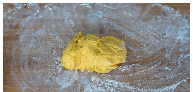 好吃|玉米面这样做才好吃,比包子油条简单,比面包香,出锅全家抢着吃